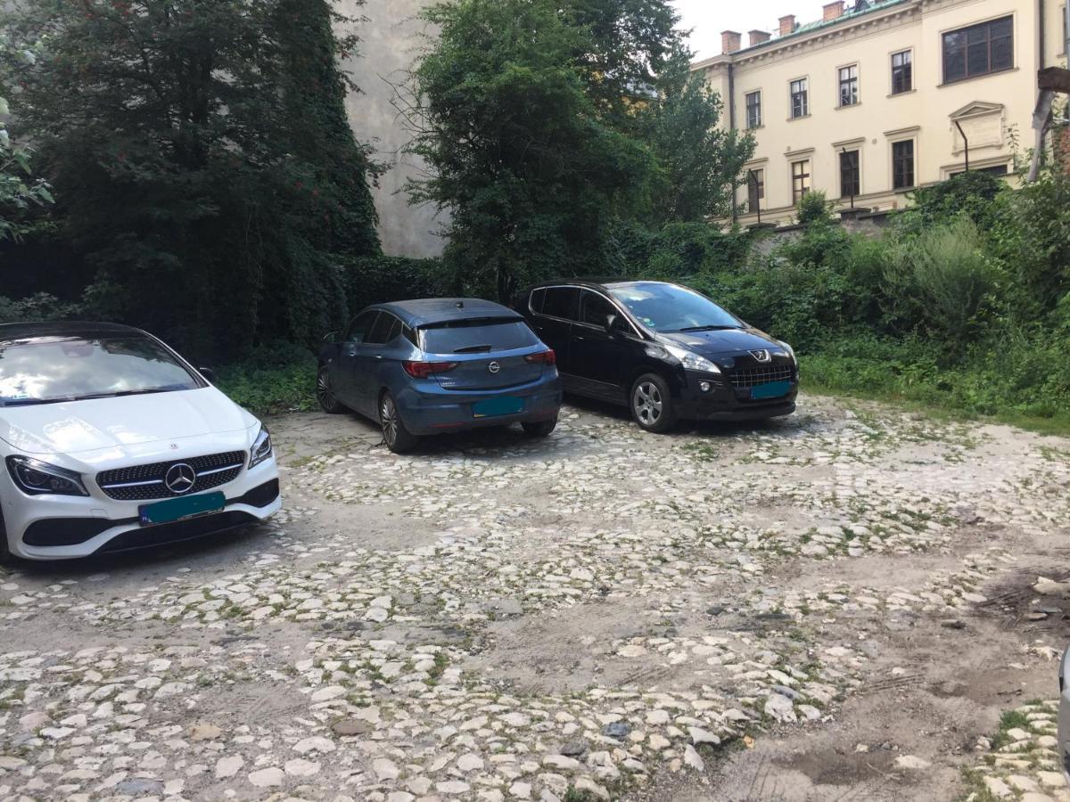 Palac Zieleniewskich Apartamenty Sw Marka 31 Krakow Luaran gambar
